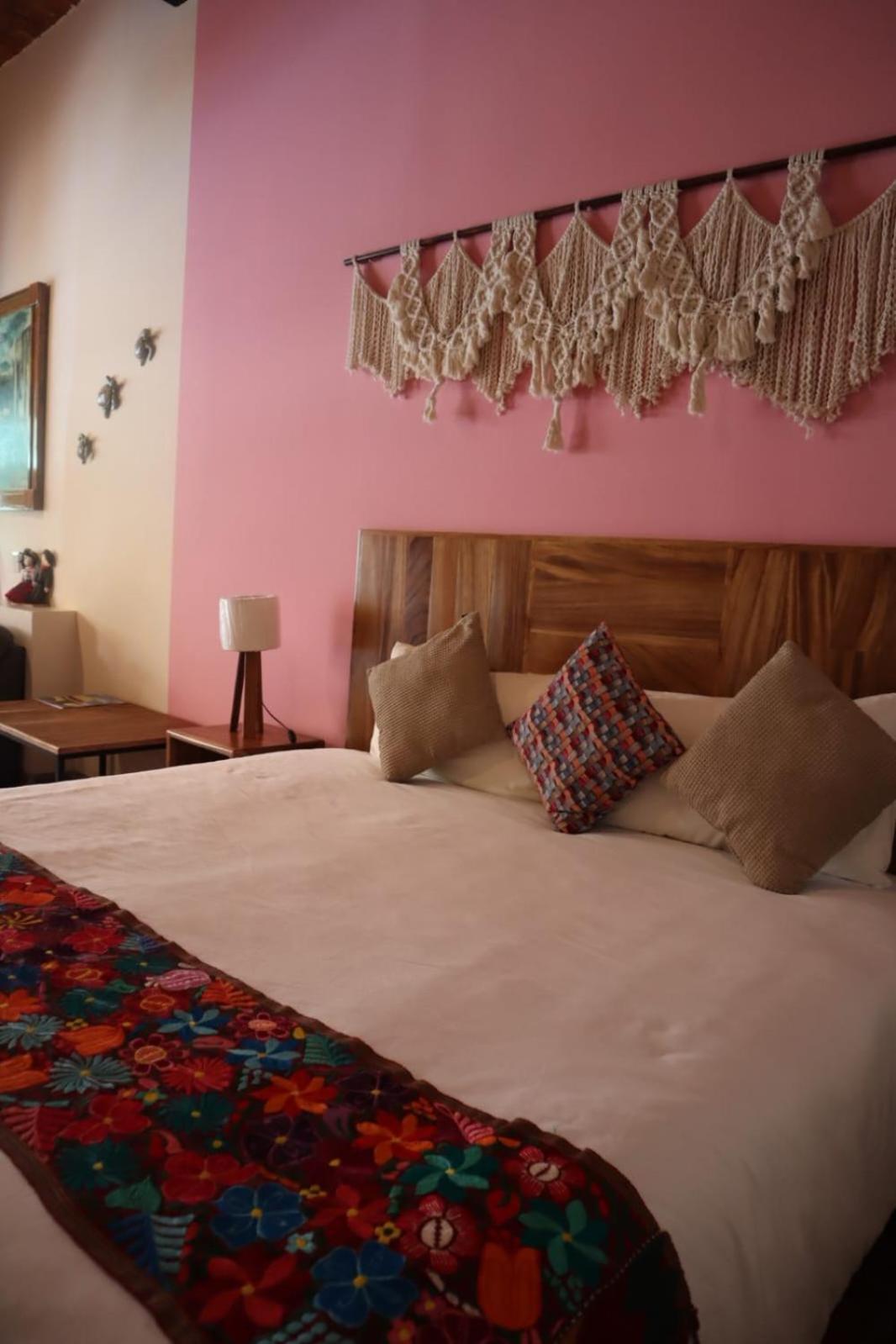 Hotel Boutique Sol Y Luna Spa Ajijic Exterior photo