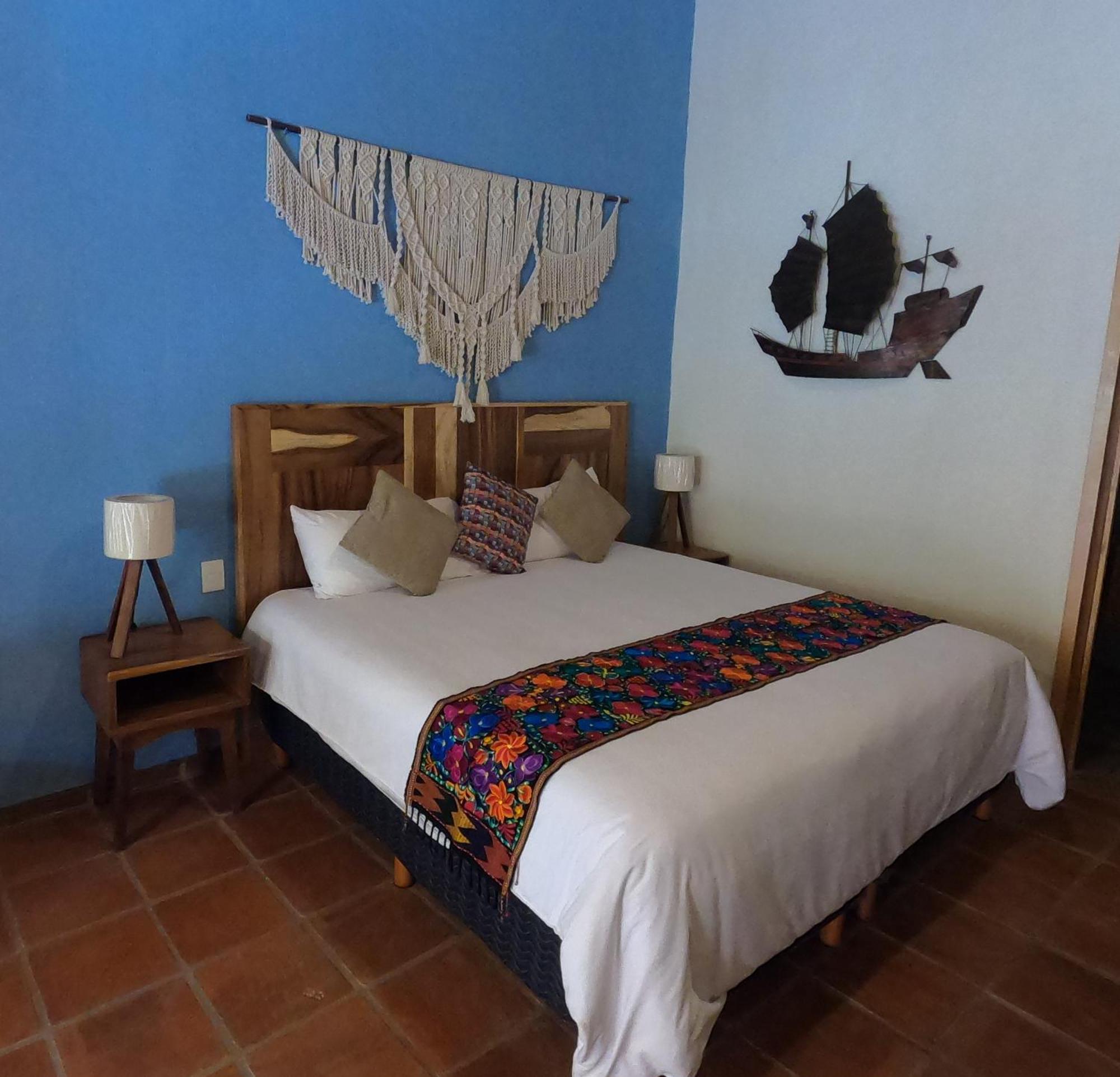 Hotel Boutique Sol Y Luna Spa Ajijic Exterior photo